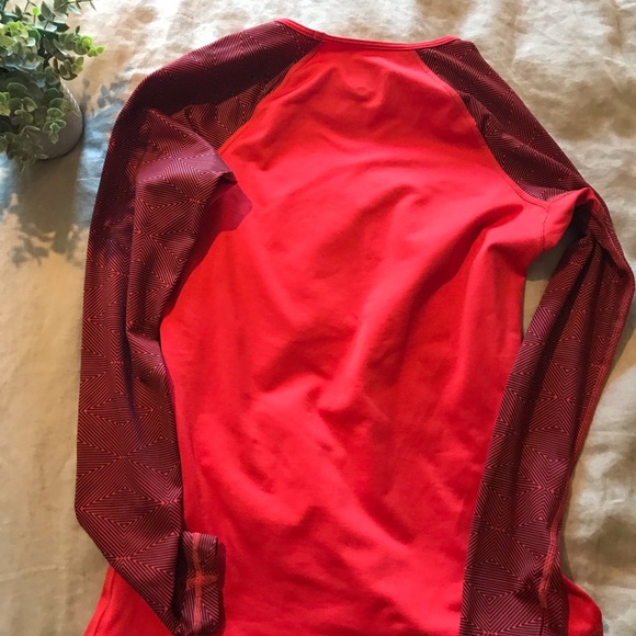 NIKE Livestrong DriFit Longsleeve - Picture 4 of 5